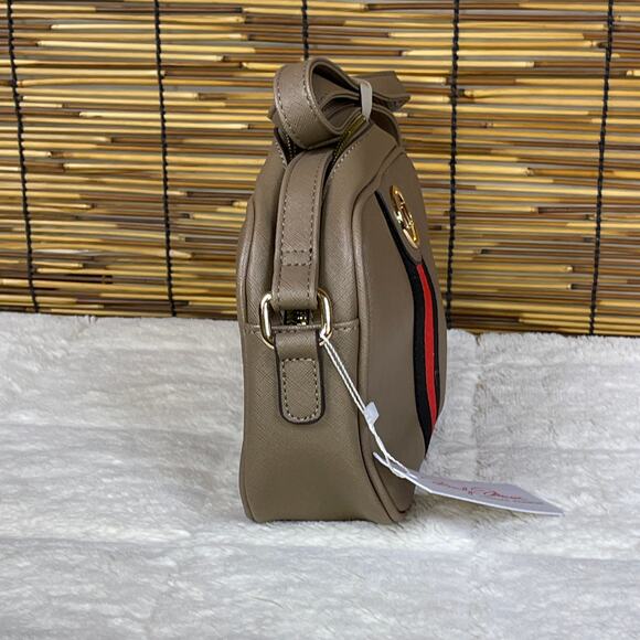 Marilyn Monroe Faux Leather Camera Shoulder Bag - Picture 4 of 8